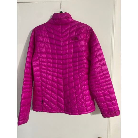 The North Face puffer jacket women’s size M pink thermoball insulated - Picture 3 of 6